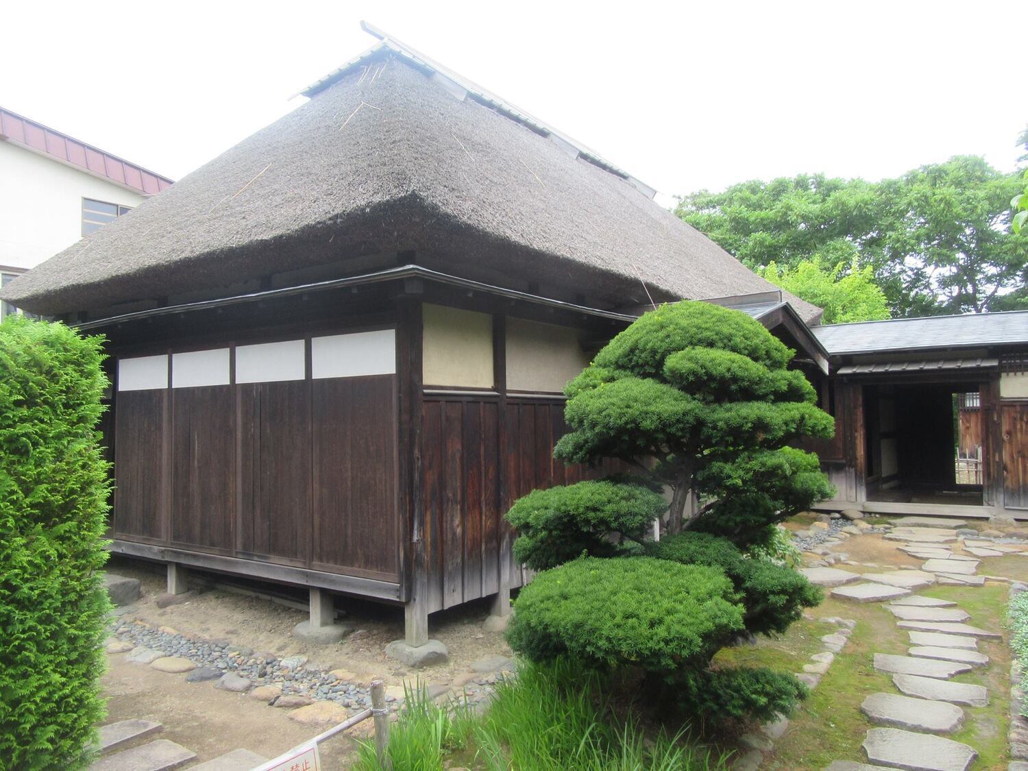 HirosakijouIwadaBukeyashiki10.jpg