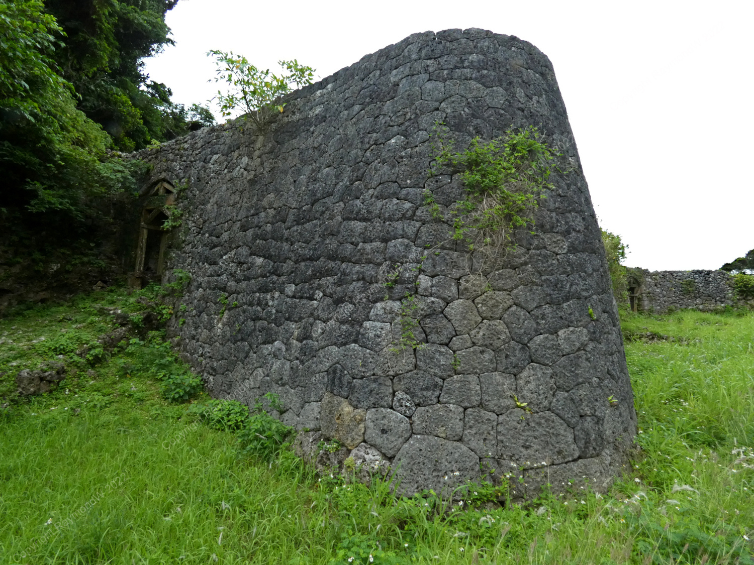 Chinen Castle Ray 1.jpg