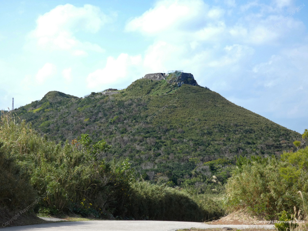 Uegusuku Castle RaymondW 101.jpg