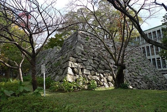 File:Tsu4.jpg