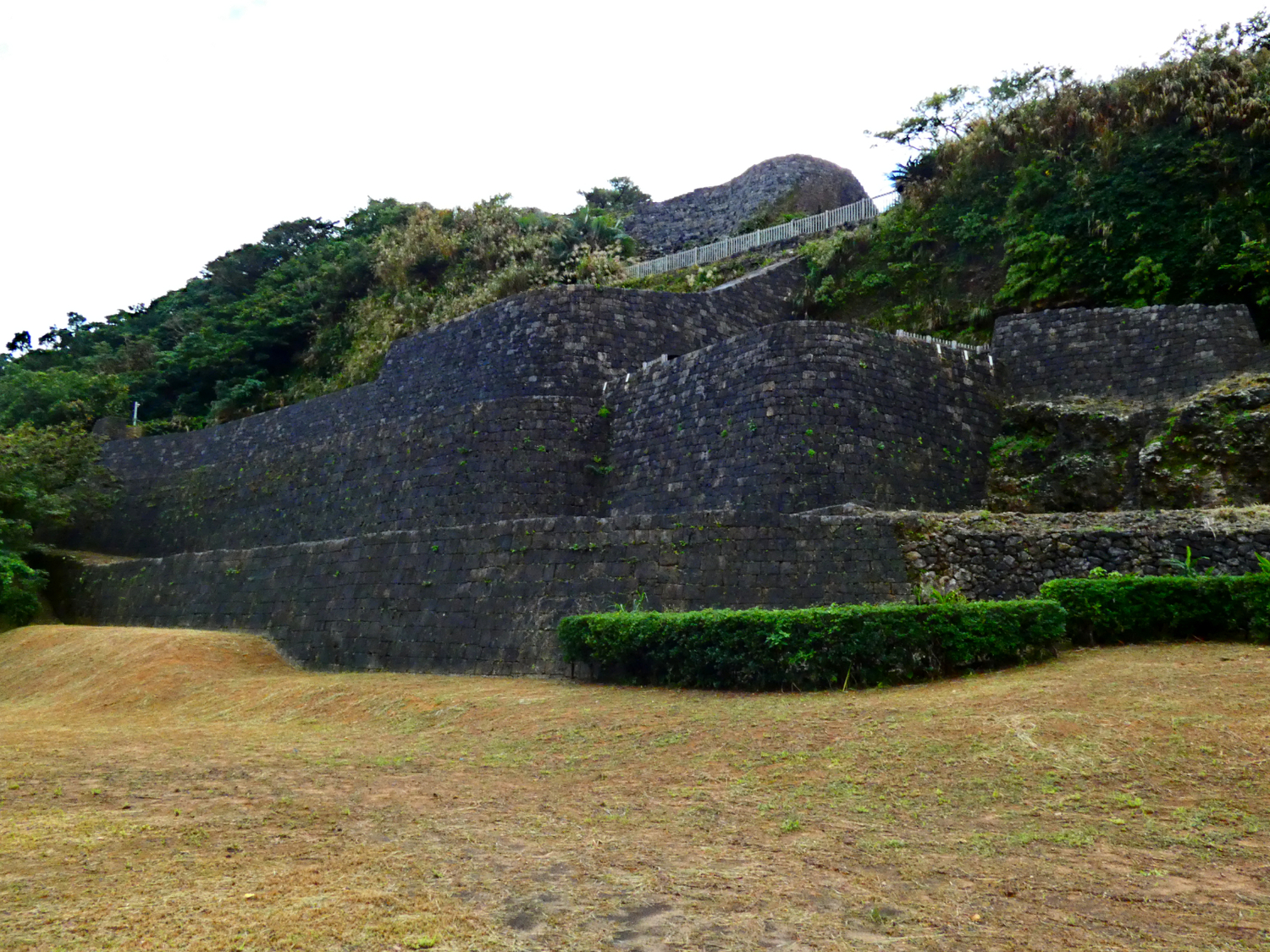 Urasoe Castle 100.jpg