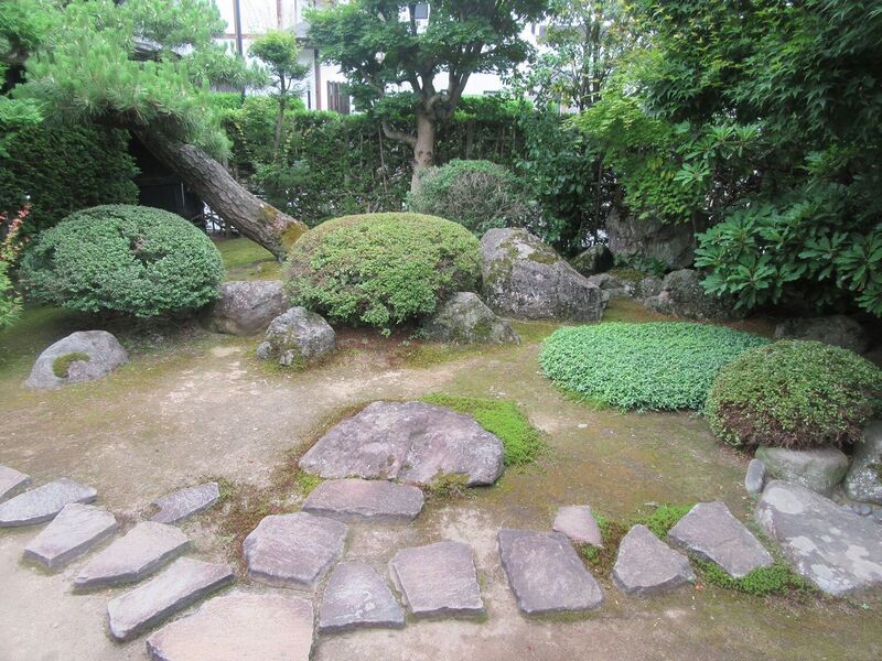 File:HirosakijouIwadaBukeyashiki8.jpg