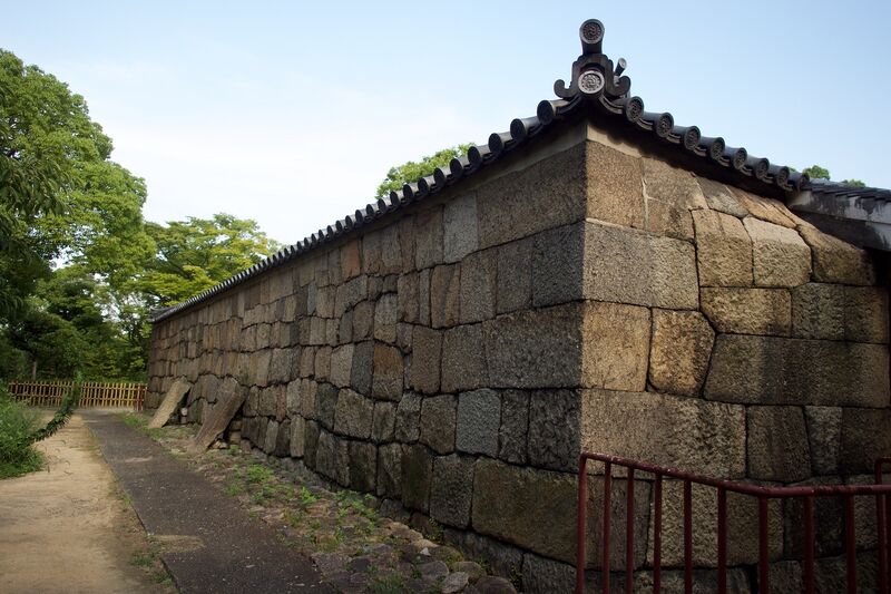 File:Osaka enshogura5.jpg