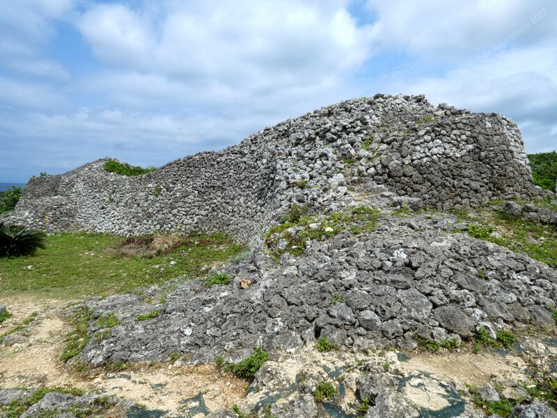 File:Gushikawa Castle Ray 2.jpg