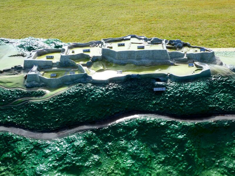 File:Nakagusuku Castle 2 Model.jpg