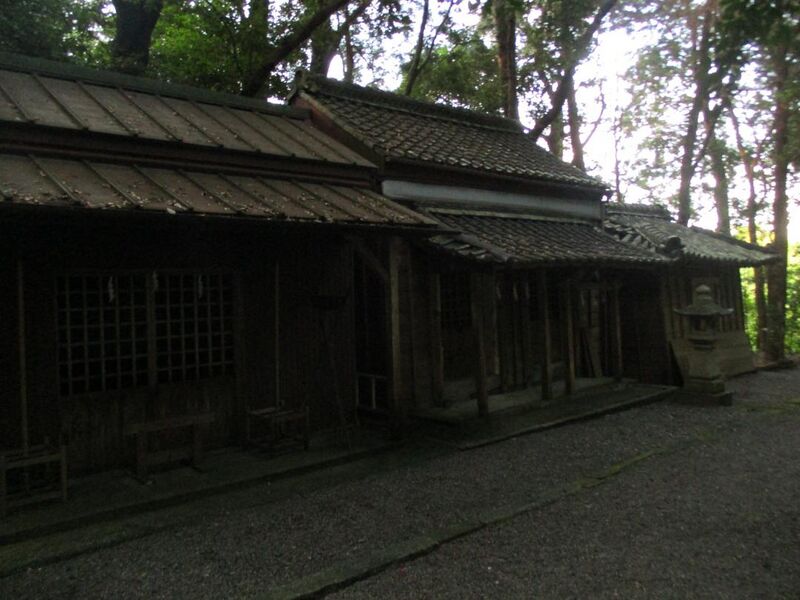 File:TamarujouTamaruJinjaKuragun003.jpg