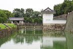 Inner moat bridge and yagura