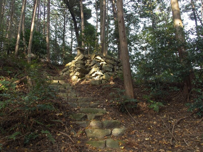 File:Azuchi east42.jpg