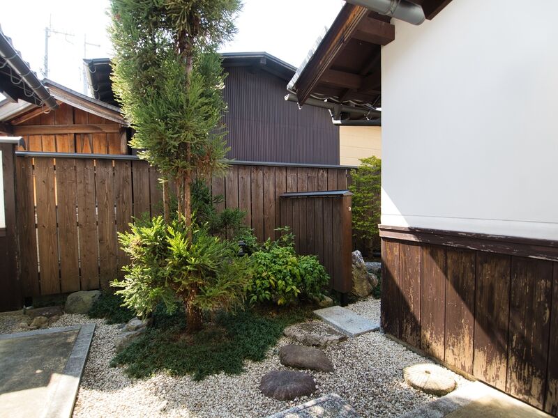 File:Yoshiihikone2.jpg