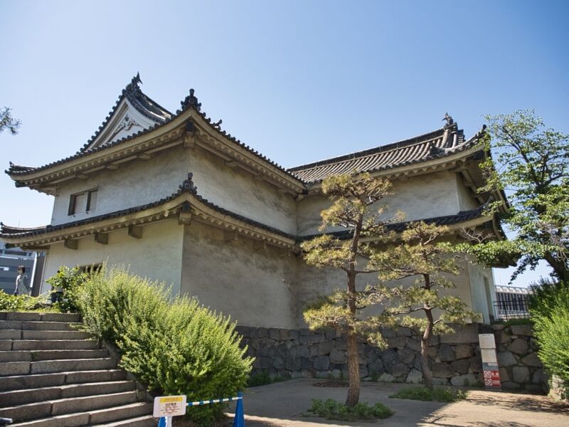 File:Osaka inuiyagura4.jpg