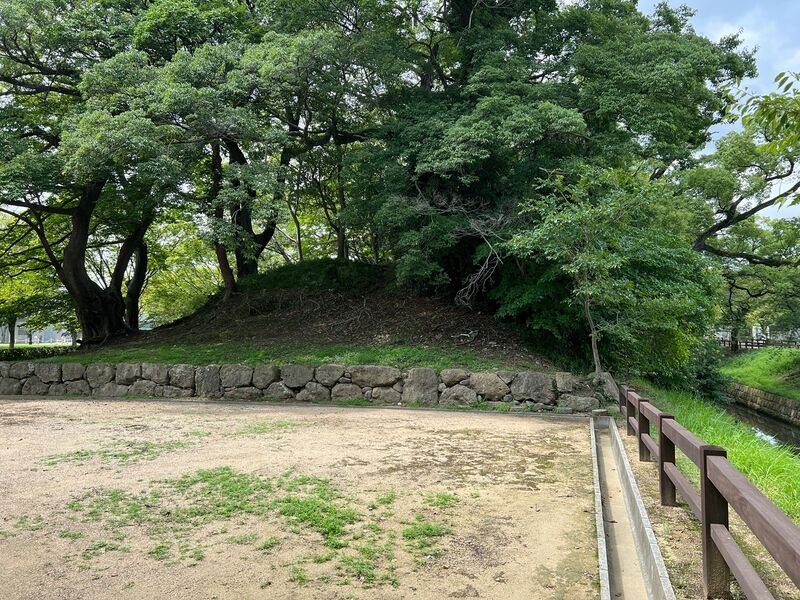 File:Himejimiddlemoat27.jpg
