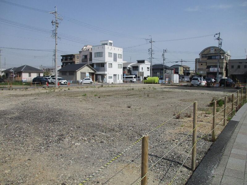 File:Hanehigashijou.jpg