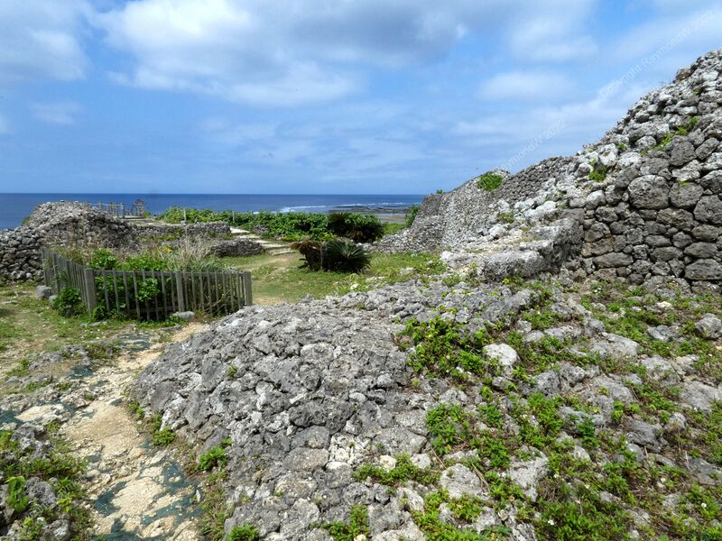 File:Gushikawa Castle Ray 3.jpg
