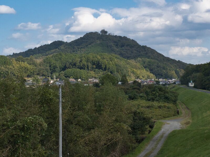 File:Iden27.jpg