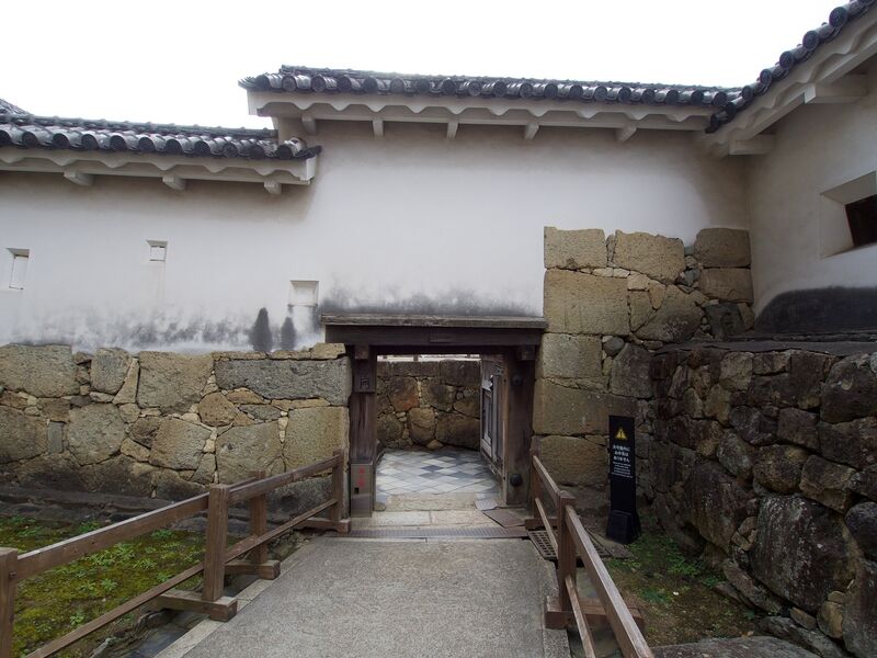 File:Himeji123.jpg