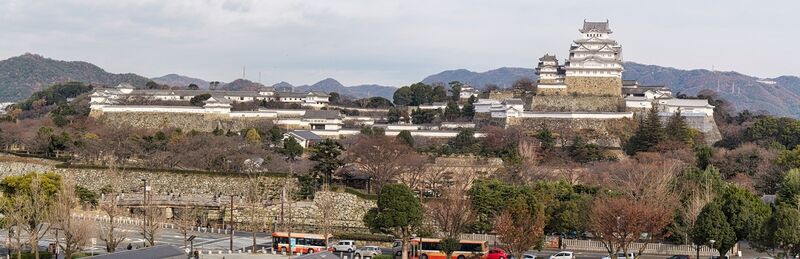 File:HimejiPanoMorning.jpg