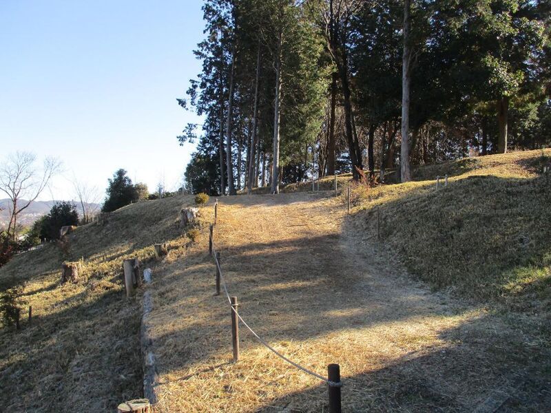 File:NemotogotenYashiki.jpg