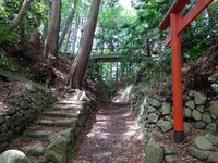 Bridge between the shrines.JPG