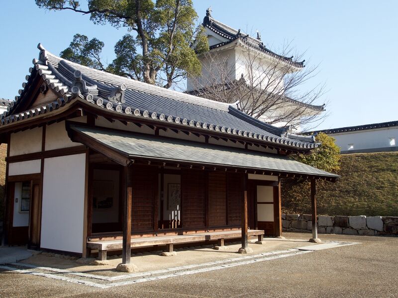 File:Ako70.jpg