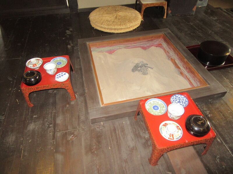 File:HirosakijouSasamoriBukeyashiki2.jpg