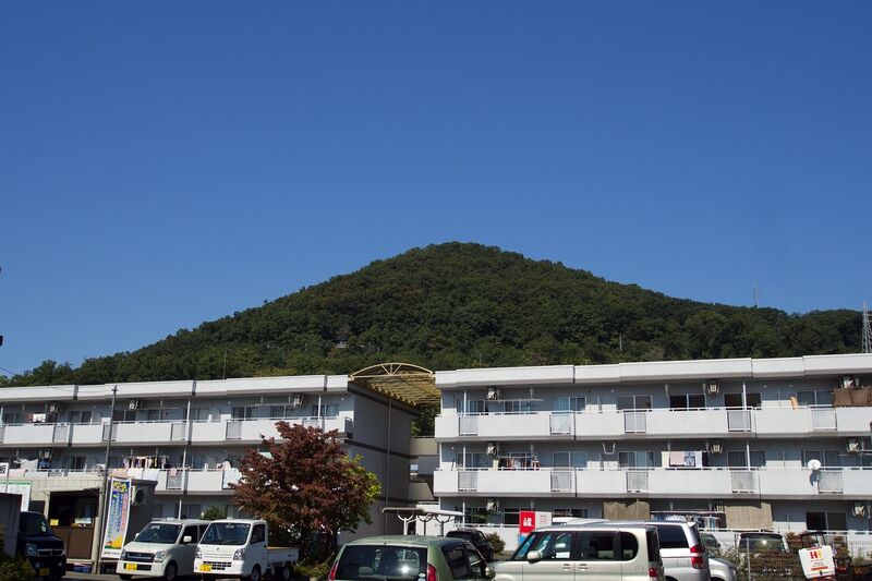 File:Yumurayama18.jpg