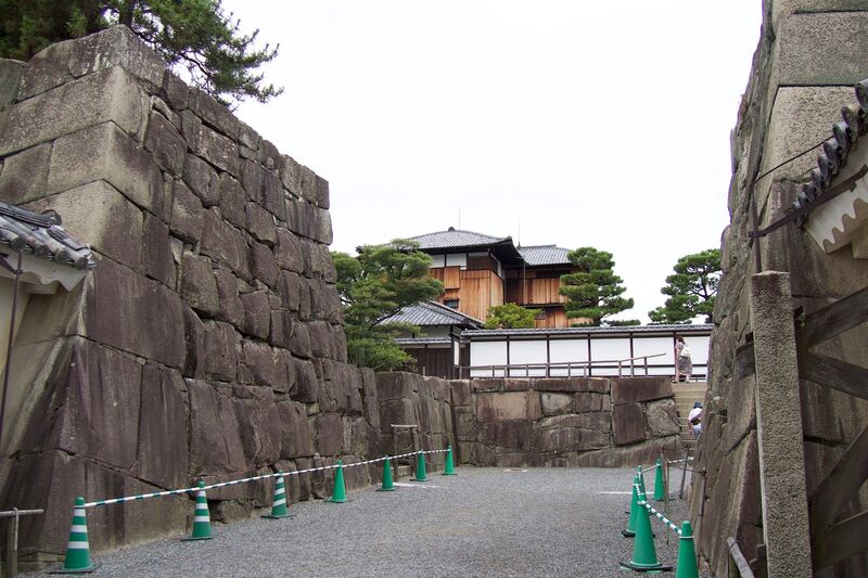 File:Nijo45.jpg