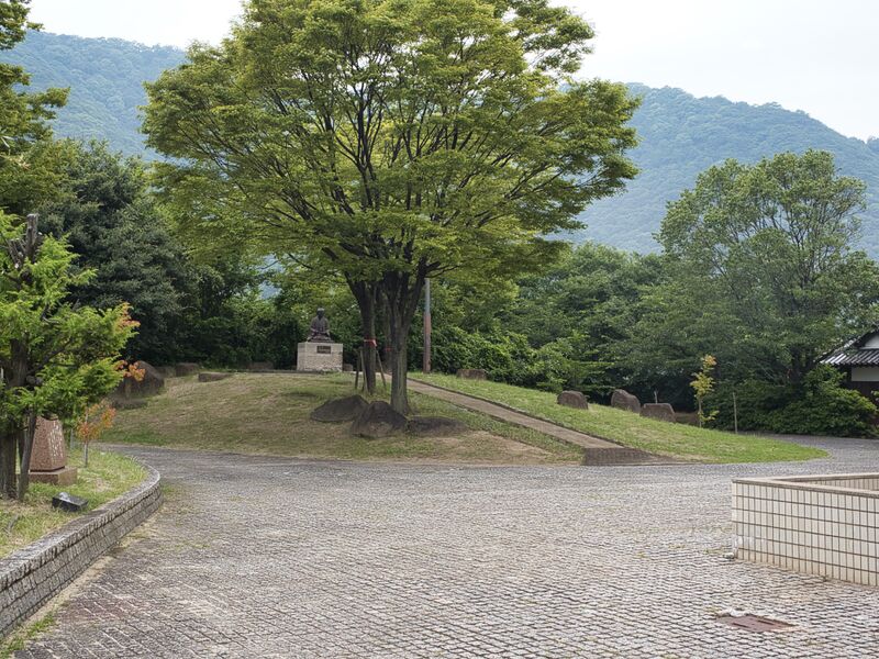 File:Tomojo126.jpeg