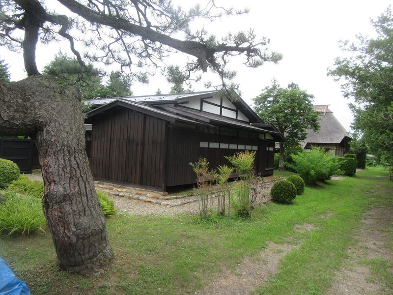 File:HirosakijouItouBukeyashiki2.jpg
